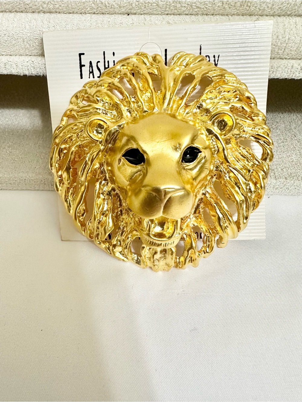 Stunning Oversized VTG Gold Plated Lion Head Statement Brooch-Moderate Weight